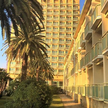 Amza Park Hotel Gagra Eksteriør billede