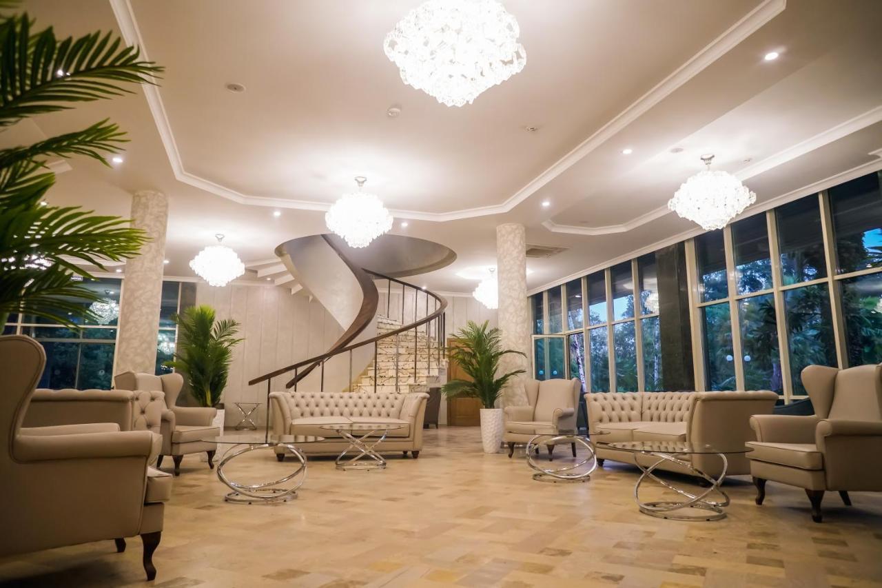 Amza Park Hotel Gagra Eksteriør billede