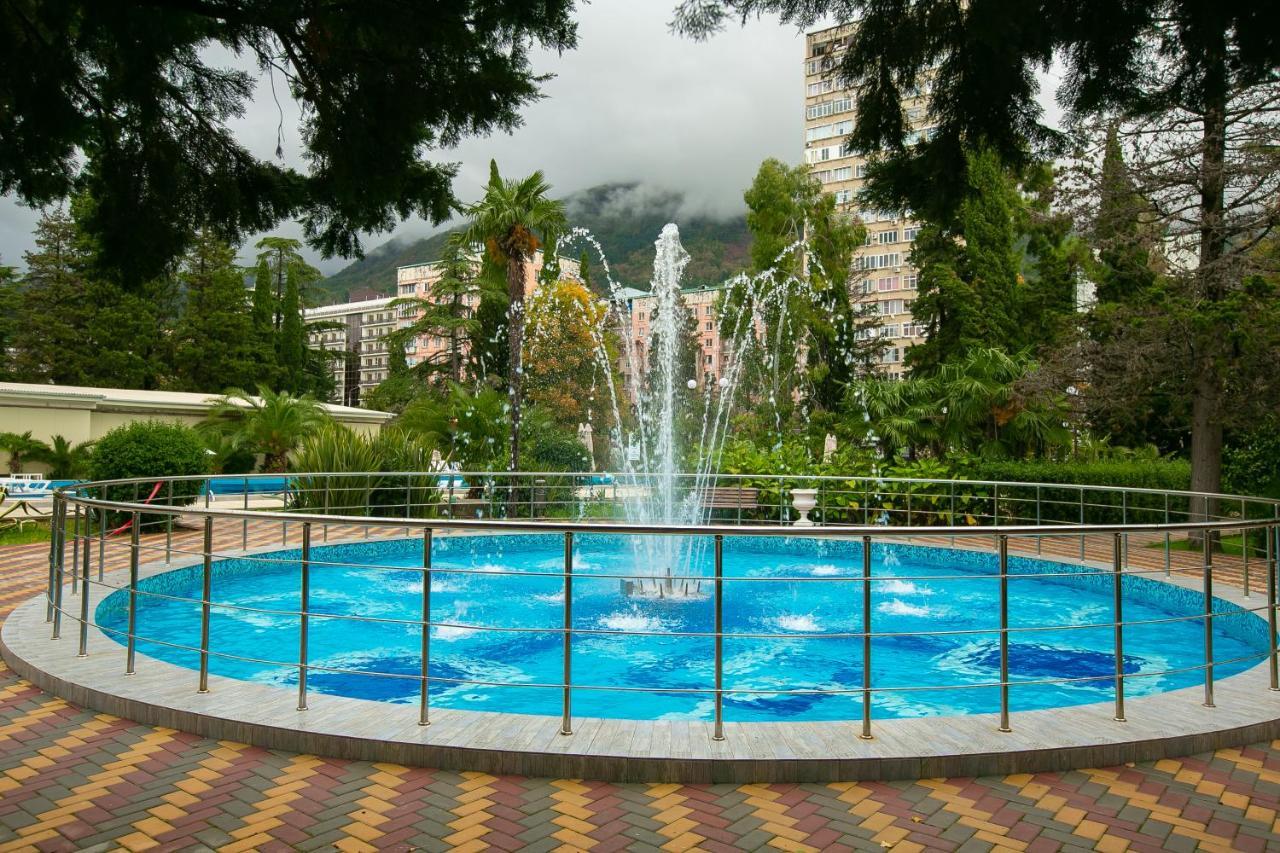 Amza Park Hotel Gagra Eksteriør billede