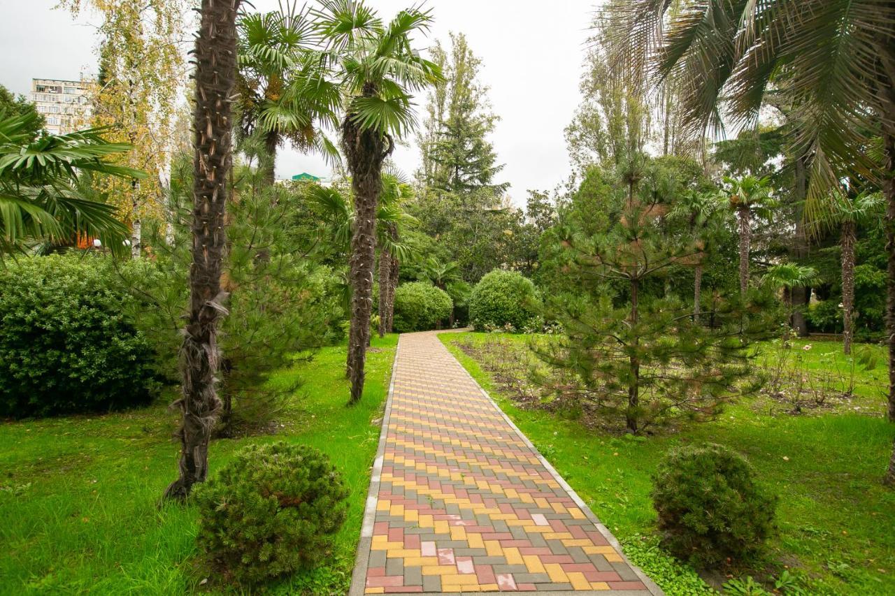 Amza Park Hotel Gagra Eksteriør billede